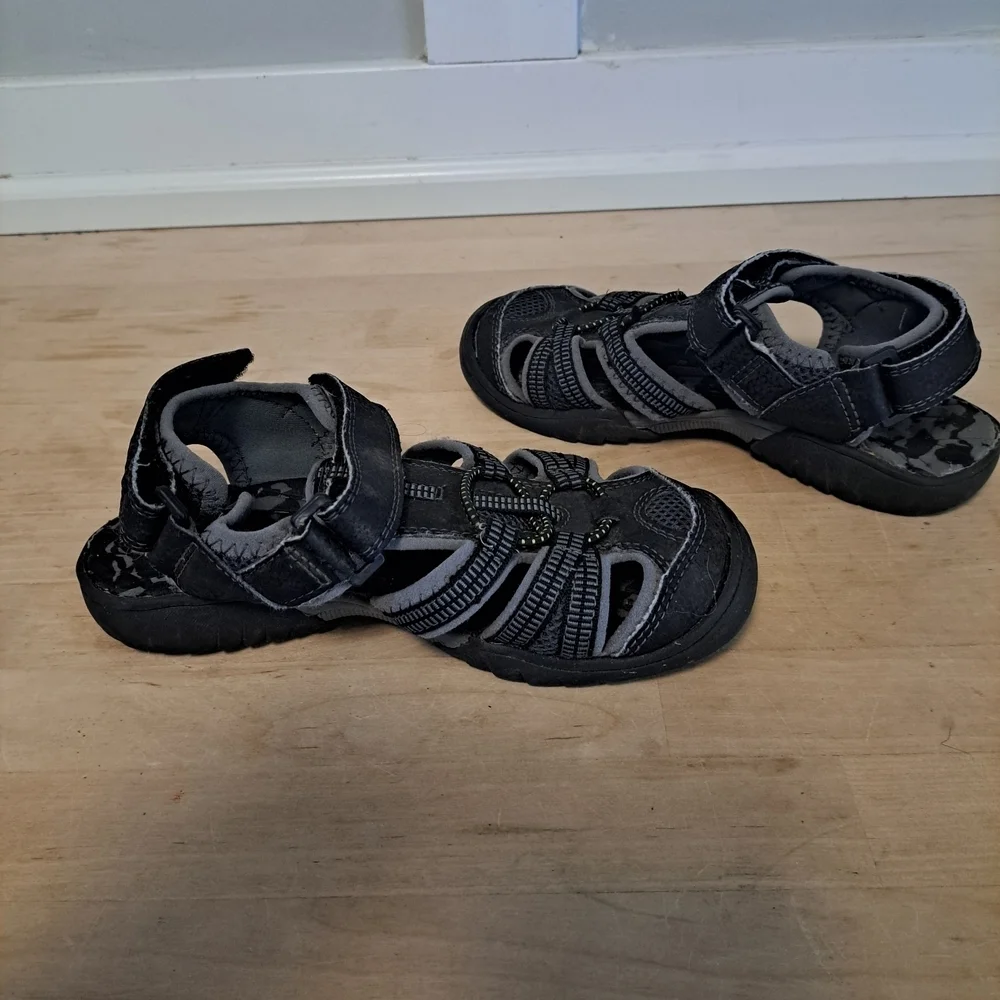 Sonoma Boys’ Gallop Closed-Toe Sport Sandals – Gray – Size M 1